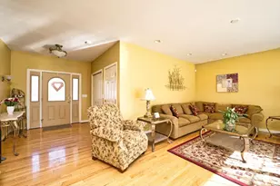 898 Tobey St, Acushnet, MA 02743 - Photo 8