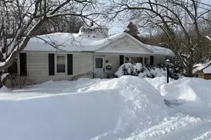 21 Baxter St, Worcester, MA 01602 - Photo 1