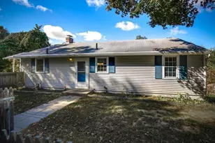 128 Manning St, Hudson, MA 01749 - Photo 2