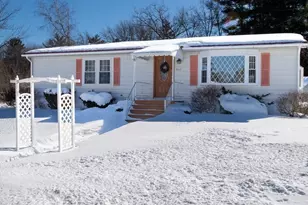 559 S Mdw Vlg, Carver, MA 02330 - Photo 1