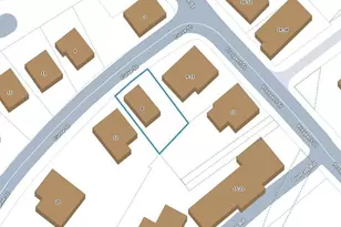 8 Curve St, Newton, MA 02465 - Photo 24