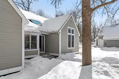 30 Brewster Ln #30, Acton, MA 01720 - Photo 2