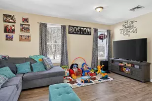 36 Webb Brook Rd, Billerica, MA 01821 - Photo 4