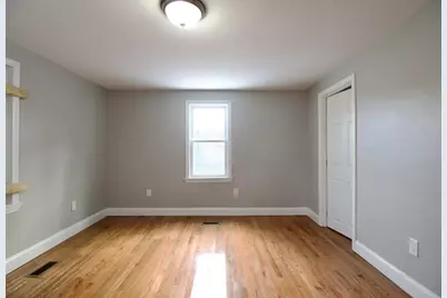 63 Bay St, Springfield, MA 01109 - Photo 16