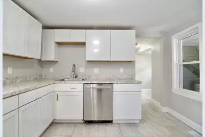 63 Bay St, Springfield, MA 01109 - Photo 6