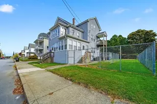 31 Whitcomb St, Webster, MA 01570 - Photo 12