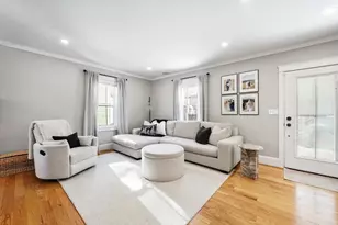 814 Main St, Winchester, MA 01890 - Photo 8