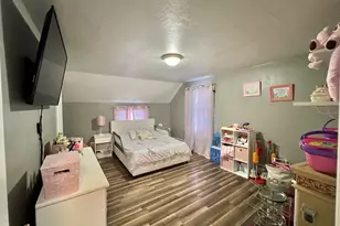 37 Chesterfield Ave, Springfield, MA 01118 - Photo 16