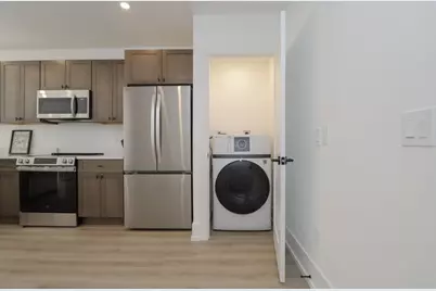 20 Cottage St, West Springfield, MA 01089 - Photo 6