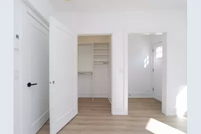 20 Cottage St, West Springfield, MA 01089 - Photo 12