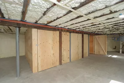 20 Cottage St, West Springfield, MA 01089 - Photo 40