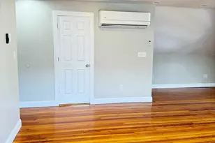 22 Clark St, Holyoke, MA 01040 - Photo 10