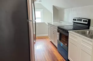 22 Clark St, Holyoke, MA 01040 - Photo 2
