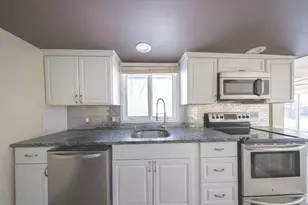 7 West St, Melrose, MA 02176 - Photo 8