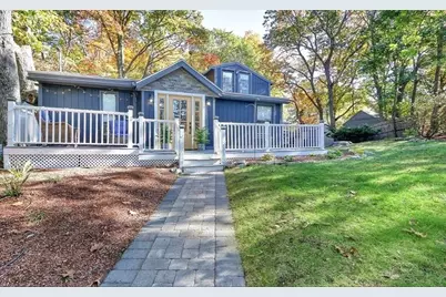 7 West St, Melrose, MA 02176 - Photo 2