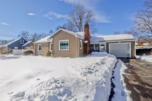 854 Grayson Dr, Springfield, MA 01119 - Photo 2