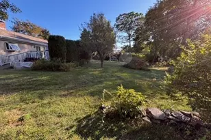 131 Chateau Dr, Somerset, MA 02726 - Photo 14