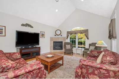 141 Cortland Dr #141, North Andover, MA 01845 - Photo 2