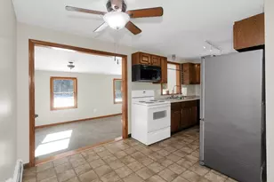 47 Campbell Dr, Easthampton, MA 01027 - Photo 4