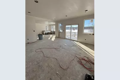 4 Sterling St, Shrewsbury, MA 01545 - Photo 8