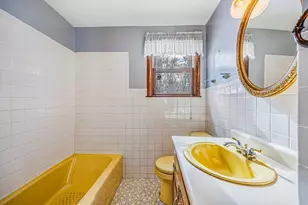 35 Silvin Rd, Chicopee, MA 01013 - Photo 14