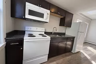 171 Pleasant St, Attleboro, MA 02703 - Photo 2