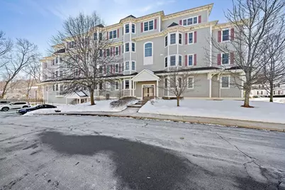 391 Pleasant St #201, Melrose, MA 02176 - Photo 2