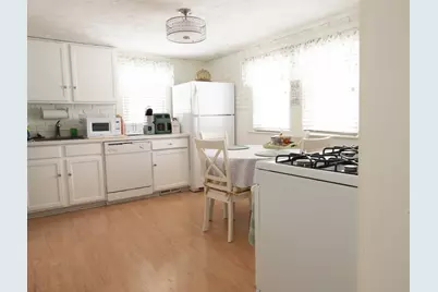 92 Pemberton St, Revere, MA 02151 - Photo 6