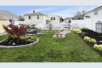 92 Pemberton St, Revere, MA 02151 - Photo 4