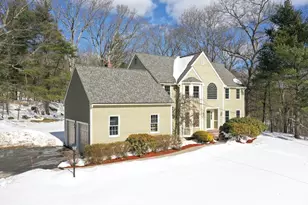 18 Bubbling Brook Rd, Franklin, MA 02038 - Photo 2