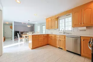 18 Bubbling Brook Rd, Franklin, MA 02038 - Photo 12
