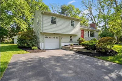 19 Lantern Ln, Chelmsford, MA 01824 - Photo 2
