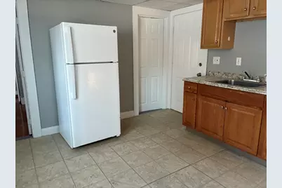 129 South Elm Street #B, Haverhill, MA 01835 - Photo 4