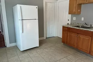 129 S Elm St, Haverhill, MA 01835 - Photo 4