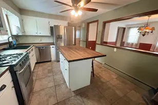 387 Southwick St, Agawam, MA 01030 - Photo 10