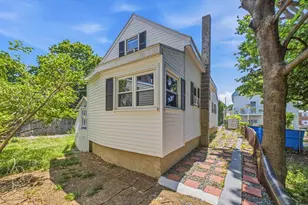 2 Chestnut Terrace, Lynn, MA 01902 - Photo 4