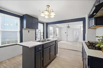 53 Fremont St #1, Springfield, MA 01105 - Photo 2