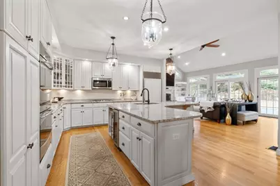 15 Homestead Dr, Medfield, MA 02052 - Photo 8