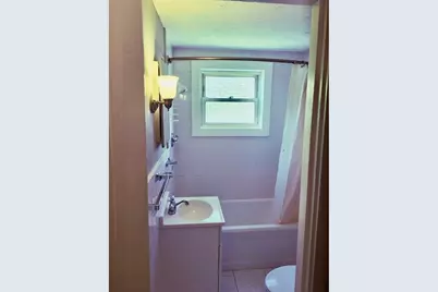 7 Oaklawn St #3, New Bedford, MA 02744 - Photo 8