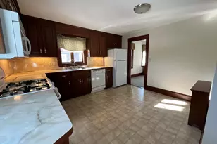 24 Pearl St, Wakefield, MA 01880 - Photo 4