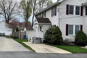 24 Pearl St, Wakefield, MA 01880 - Photo 2