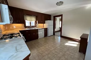 24 Pearl St, Wakefield, MA 01880 - Photo 4