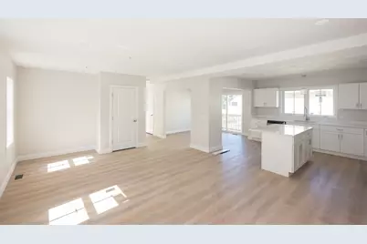 17-A Mott St, Worcester, MA 01604 - Photo 2