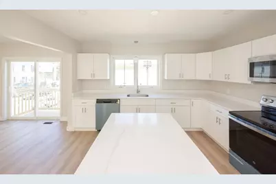 17-A Mott St, Worcester, MA 01604 - Photo 8