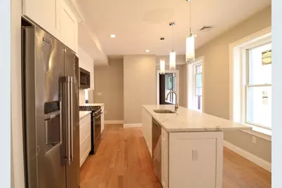 422 Hanover St #5, Boston, MA 02113 - Photo 2