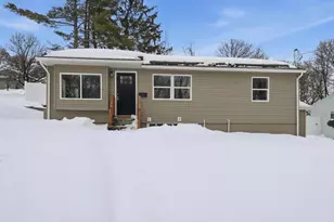 8 Sussex Ln, Worcester, MA 01602 - Photo 2