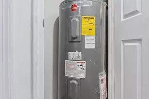 8 Sussex Ln, Worcester, MA 01602 - Photo 36