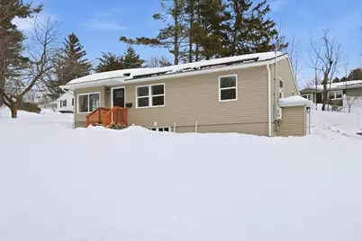 8 Sussex Ln, Worcester, MA 01602 - Photo 4