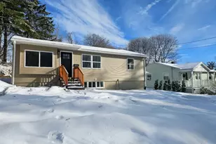 8 Sussex Ln, Worcester, MA 01602 - Photo 1