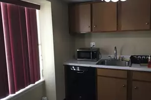 25 Nassau Dr, Springfield, MA 01129 - Photo 2